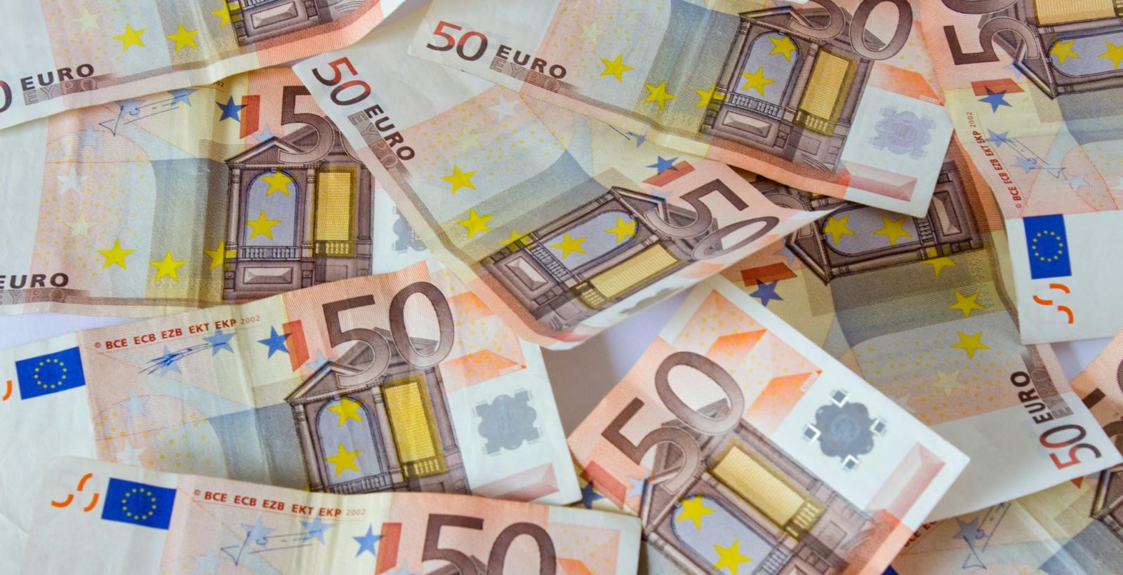 Quanto risparmia in media un belga ogni mese?