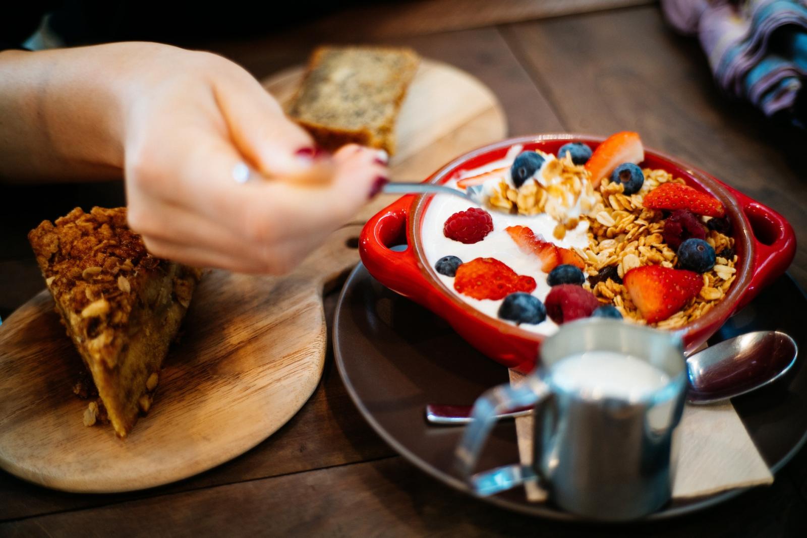 À quelle heure devriez-vous prendre votre petit-déjeuner pour perdre du  poids ?