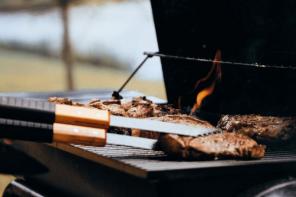 3 Recettes Magiques Pour Nettoyer et Dégraisser la Grille du Barbecue  Facilement.