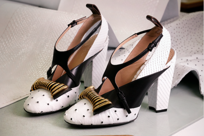 Les chaussures de luxe «made in Italy» de Louis Vuitton en partie  fabriquées en Roumanie