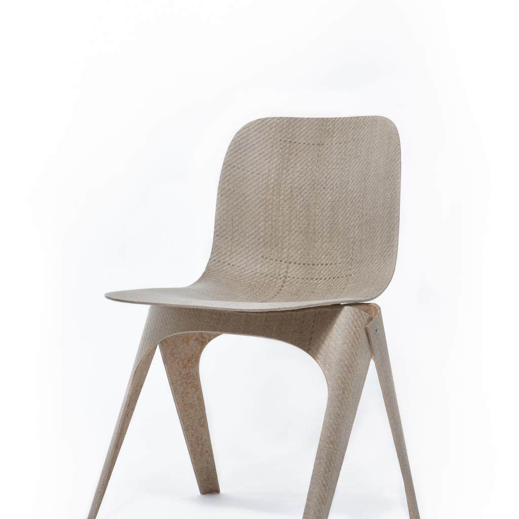 Chaise <em>Flax </em>chair en fibres de lin (Lincore® et résine biosourcée), création Christien Meinderstsma, Label Breed. 