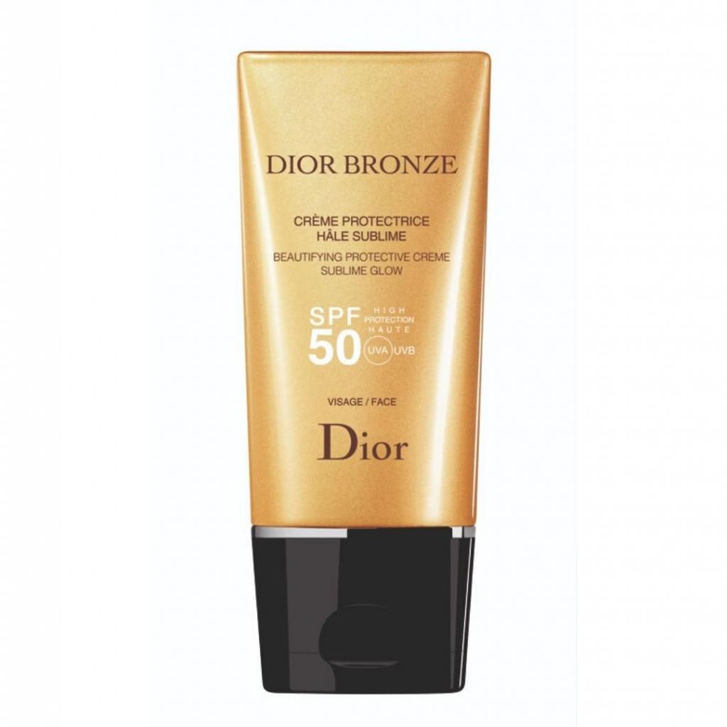 <strong>Dior Bronze Protection Visage SPF 50 - 37,43 euros</strong> - Les solaires Dior Bronze contiennent une protection dite à « large spectre », c’est-à-dire qu’elles protègent à la fois des rayons UVE (responsable des tâches pigmentaires, et du vieillissement cutané), et des UVB (responsable des coups de soleils et rougeurs). 