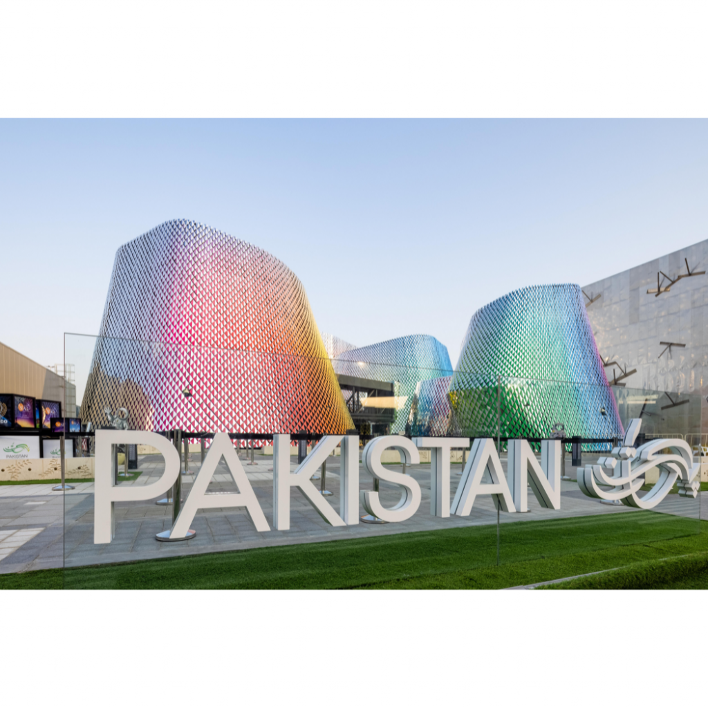 Les murs colores du site pakistanais evoquent les changements de couleurs au fil des saisons.