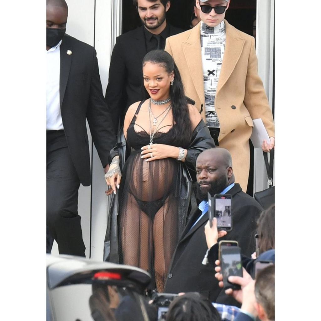 Rihanna au défilé de mode automne-hiver de la maison Dior lors de la fashion week de Paris.