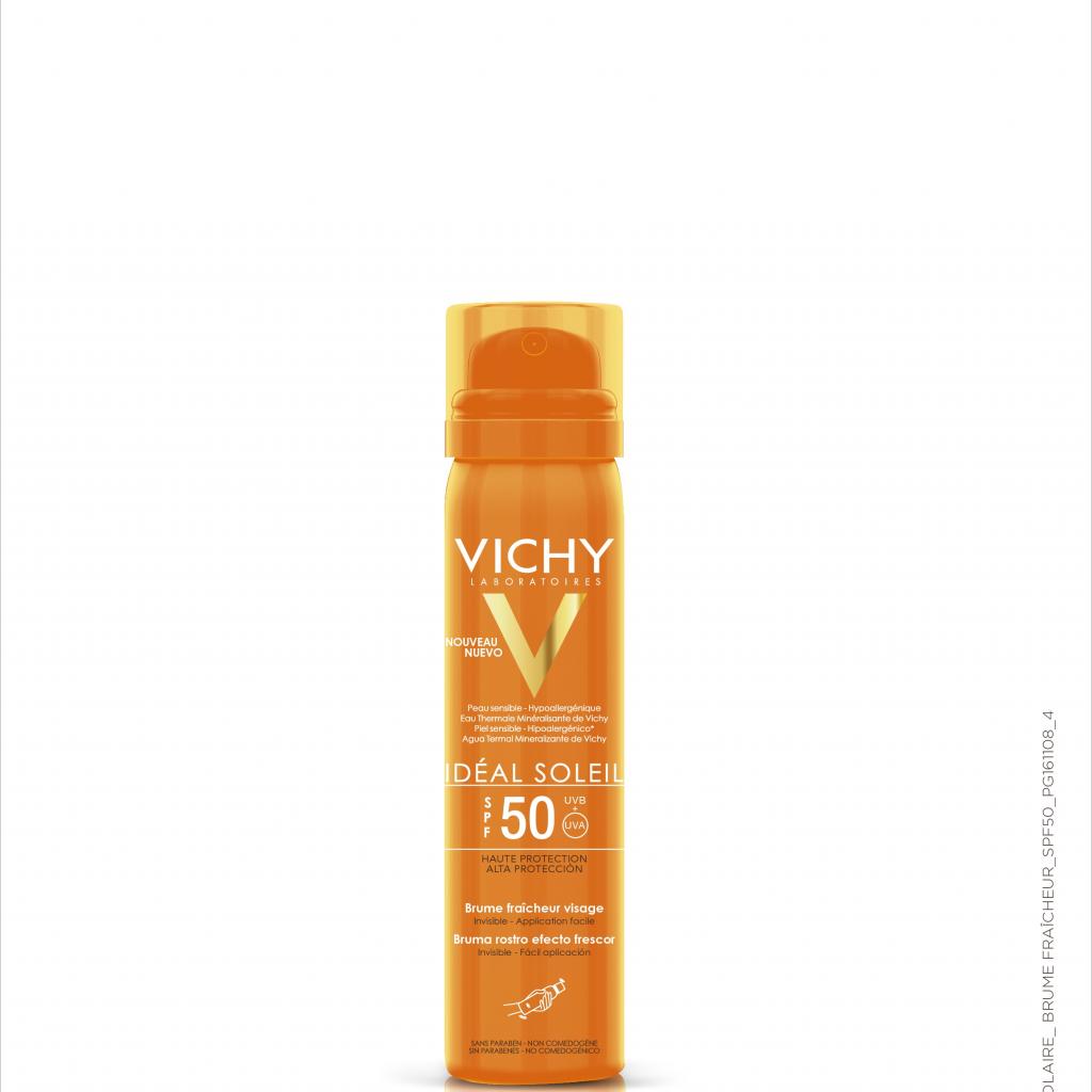 À vaporiser sur le maquillage, haute protection 100 % invisible. Brume Fraîcheur Visage SPF 50 Idéal Soleil Vichy, 12,95 €.