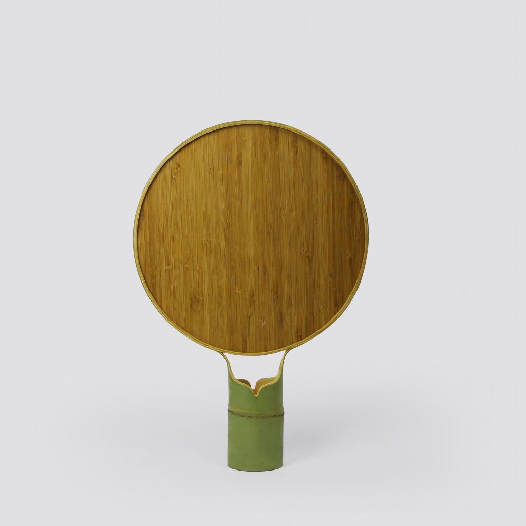 <strong>Circle</strong>, miroir avec base et dos en bambou (35 x 21 x 8 cm et 40 x 31 x 8 cm), création Cheng-Tsung Feng chez Spazio Nobile, 200 € et  300 € (spazionobile.com). © Spazio Nobile