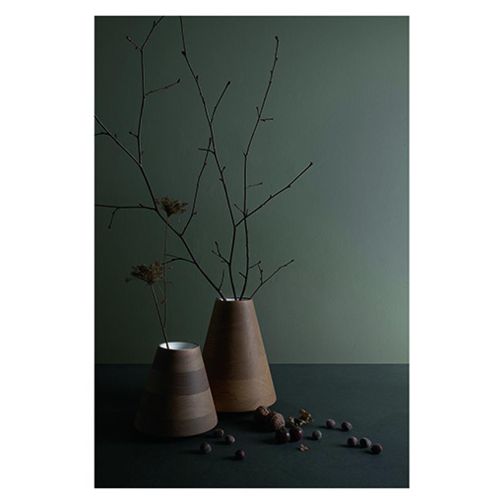 Vases Etna, en bois tourné, édités par Per/Use. © Catherine Dethier