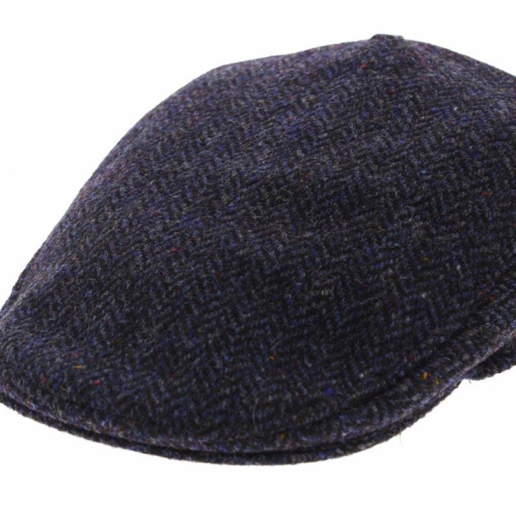 Une casquette en tweed pour ressembler aux héros de Peaky Blinders.