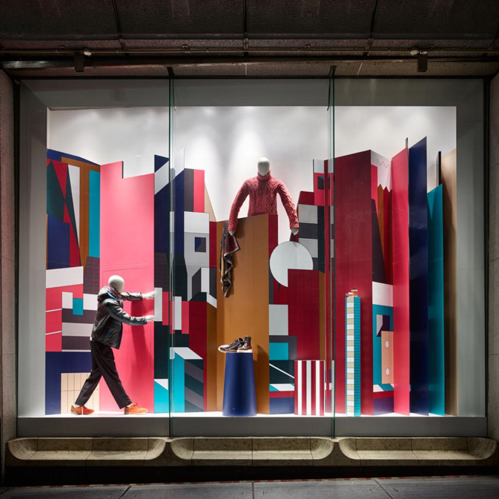 Pour Hermès, Nigel Peake a également réalisé des scénographies de vitrines comme en témoigne celle-ci, au Japon, en 2016.