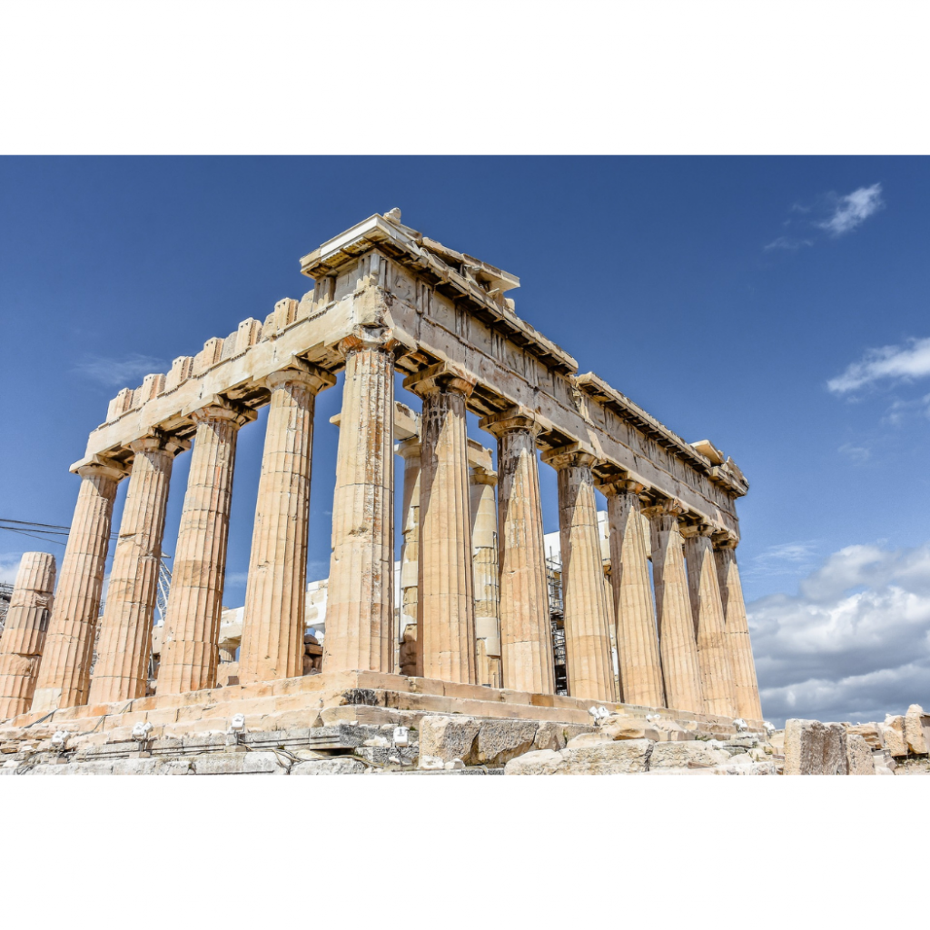 Capitale de la Grèce, les monuments construits au 5e siècle continuent d'orner la ville en offrant des paysages à couper le souffle. <em>Photo by Anestiev on Pixabay</em>