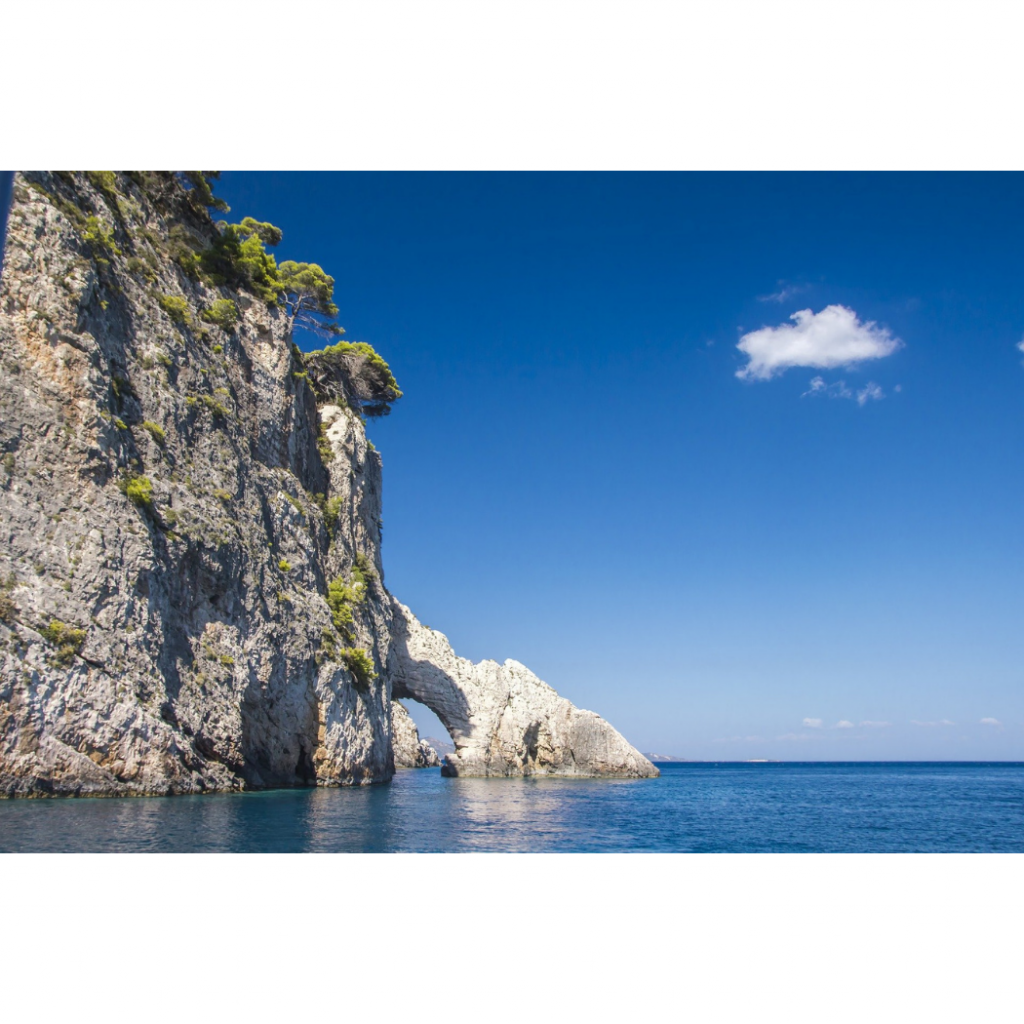 <span id="p13">Si la Crète continue toujours autant de séduire, c'est pour ses plages de sable blanc, ses eaux transparentes et ses paysages exceptionnels.</span> <em><span>Photo by Erik_Karits on Pixabay</span></em>