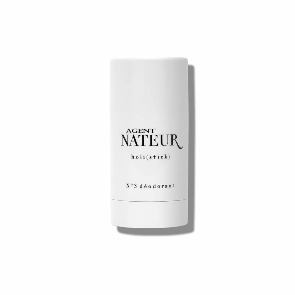 Le déodorant en stick Agent Nateur, 20 €. Disponible <a href="https://www.lynnsapothecary.com/products/holi-stick-n3-deodorant" target="_blank">ici</a>.
