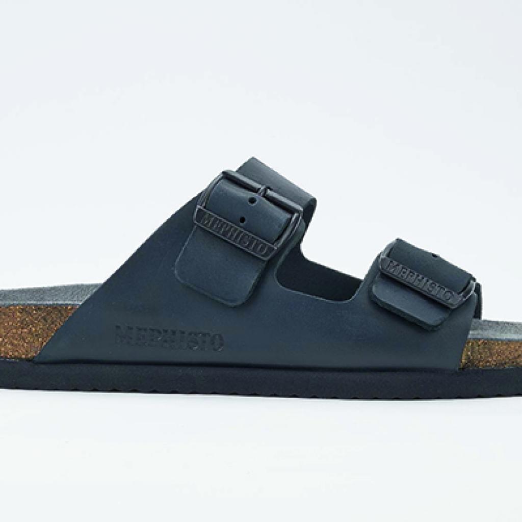 Sandale sabot Nerio en cuir noir, Mephisto, 95€.