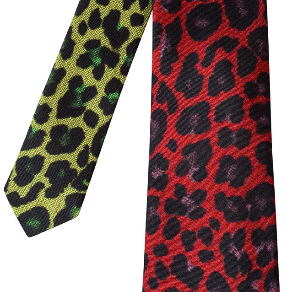 <strong>Une cravate inattendue</strong> : Cravate léopard rouge en soie, Paul Smith, 120€