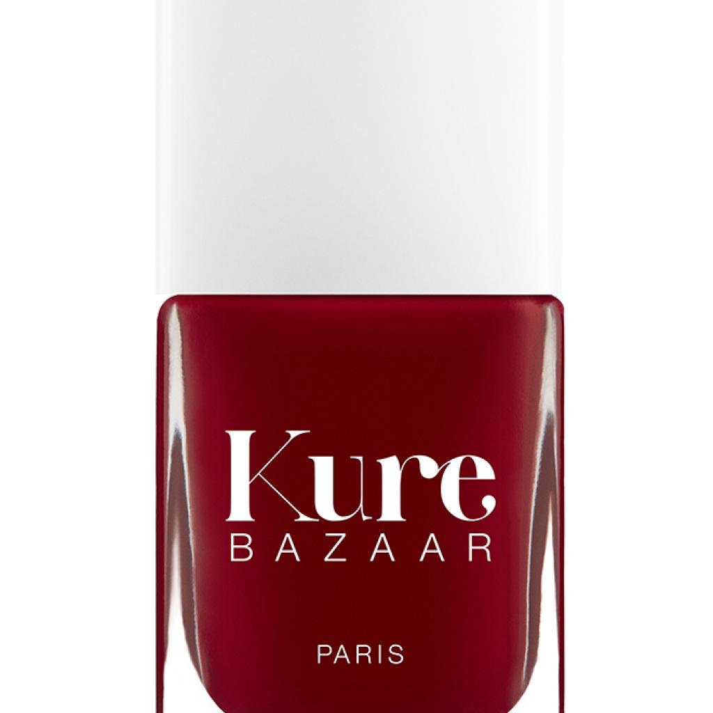 Enfin, un vernis bio qui est à la fois longue tenue et à la brillance idéale. Vernis Couture rouge, Kure Bazaar, 17,50€ chez Senteurs d’Ailleurs.